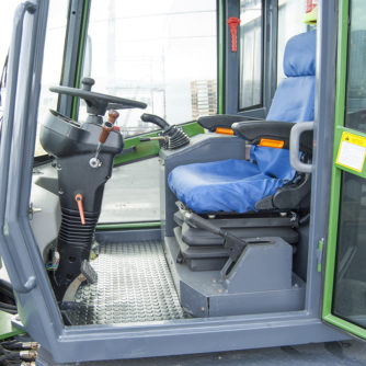 Lastmaskin Skipsna T8600 4x4 EURO5 thumbnail