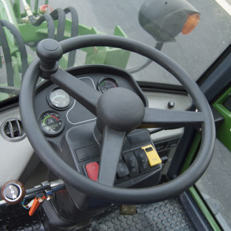 Lastmaskin Skipsna T8600 4x4 EURO5 thumbnail