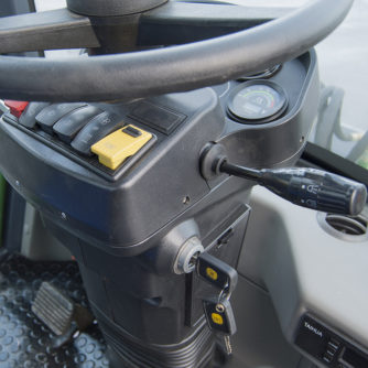 Lastmaskin Skipsna T8600 4x4 EURO5 thumbnail