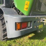 Bakre stötfångare med LED-baklampor och dragkrok på hjullastaren Skipsna T3600