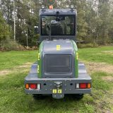 Lastmaskin Skipsna T3600 bakifrån med varningsljus, arbetsljus och dragkrok