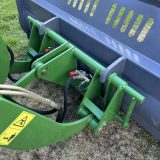 EURO/Trima-redskapsfäste med hydrauliska snabbkopplingar på lastmaskinen Skipsna T3600