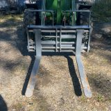Hydrauliska pallgafflar MEDIUM rakt framifrån på lastmaskin