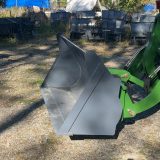 Lättmaterialskopa SLS1730 tippad på hjullastarens lastarm