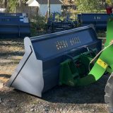 Snöskopa SLS2020 bakifrån med sikthål, kopplad till hjullastare