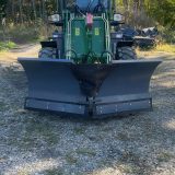 Vikplog VB2140 i V-läge rakt framifrån på lastmaskin
